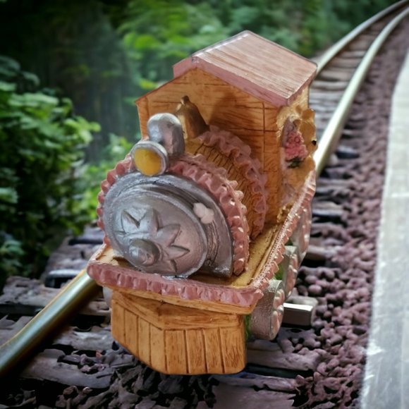 ABC DISTRIBUTING VALENTINE Waterball Snowglobe Train - Picture 8 of 12